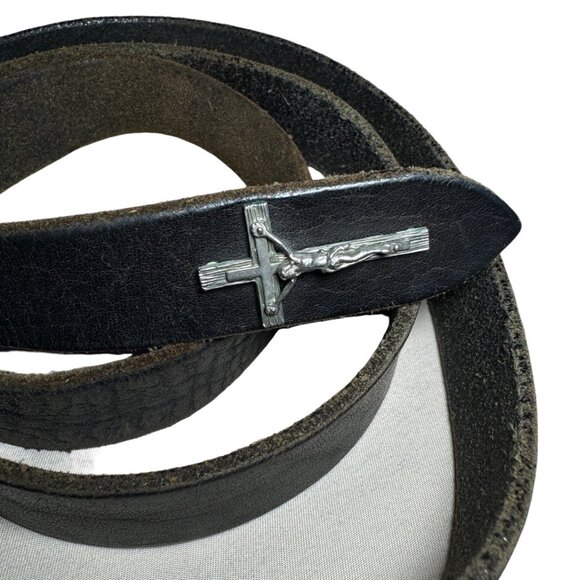 Strum - Picture 2 of 2